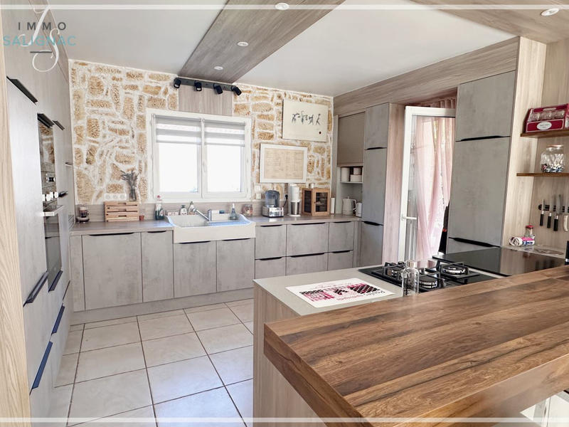 Maison - 140 m² - 5 pièces