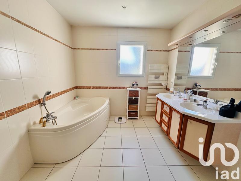 Maison - 185 m² - 5 pièces