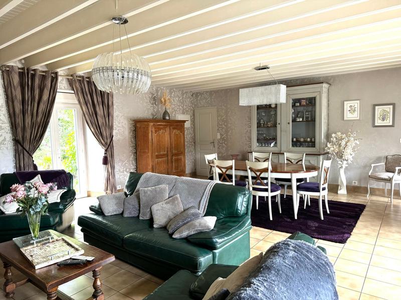 Maison - 248 m² - 9 pièces