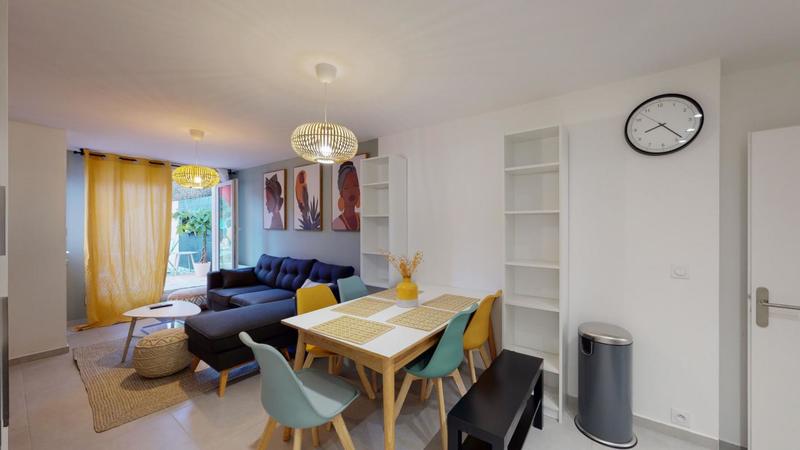 Appartement - 100 m² - 6 pièces