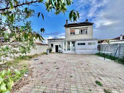 Maison - 105 m² - 4 pièces