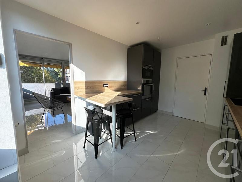 Appartement - 82 m² - 4 pièces