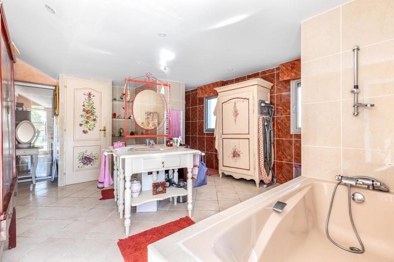 Maison d'architecte - 200 m² - 9 pièces