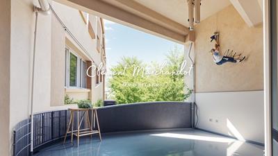 Appartement - 81 m² - 5 pièces