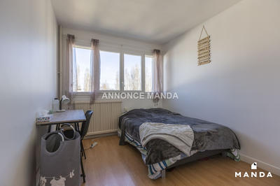 Chambre - 9 m² - 4 pièces
