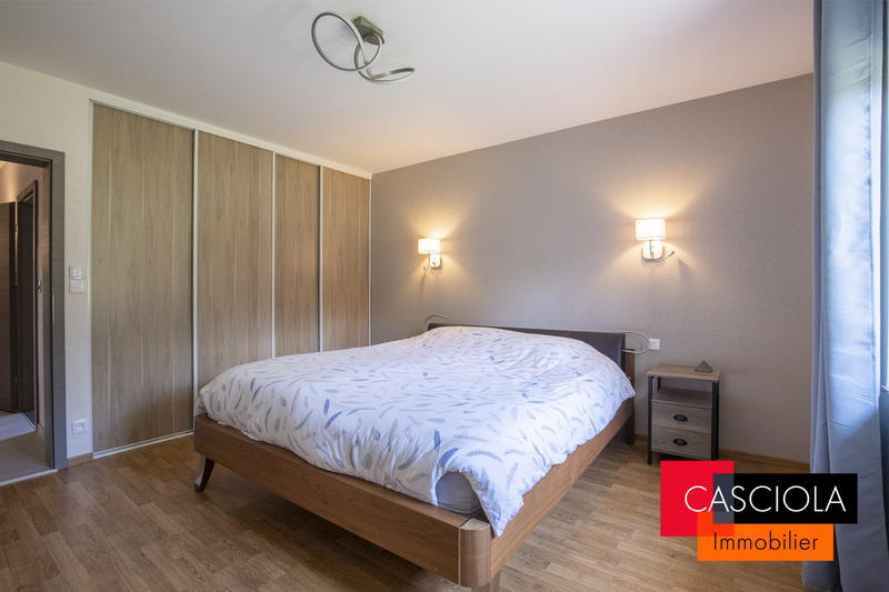 Maison - 216 m² - 7 pièces