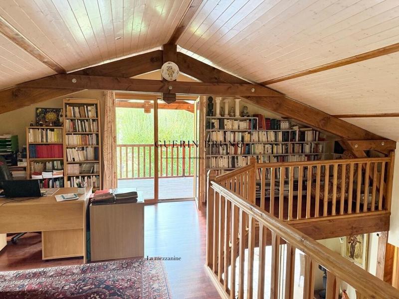 Maison - 208 m² - 11 pièces