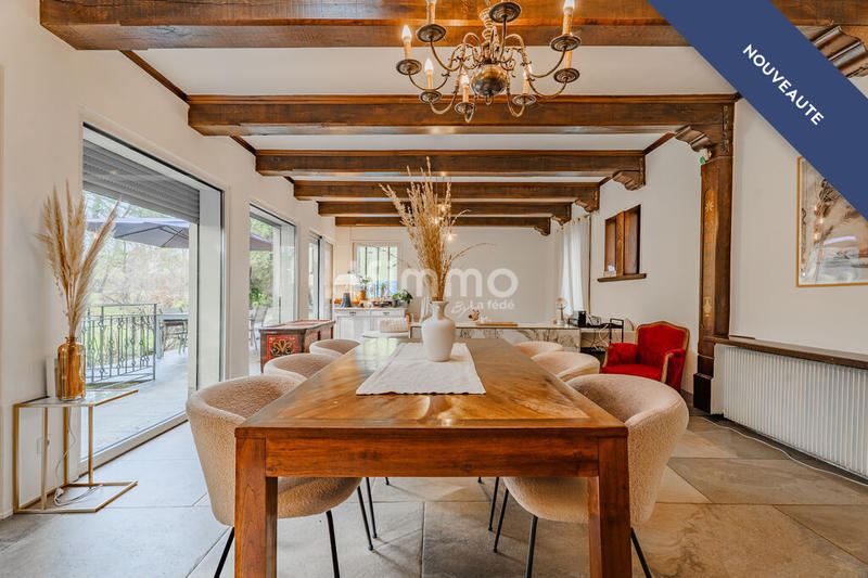 Maison - 225 m² - 7 pièces