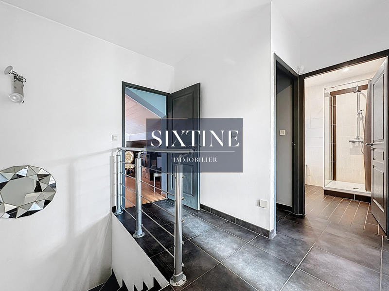 Maison - 193 m² - 8 pièces