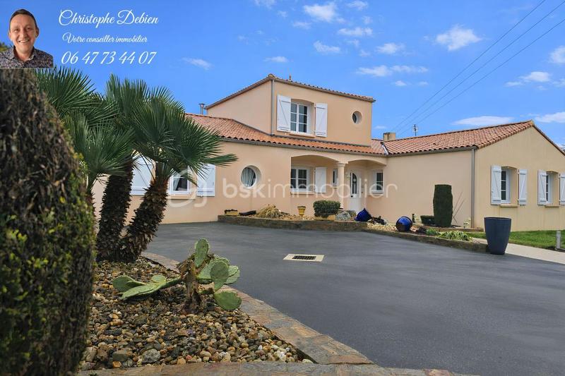 Pavillon - 199 m² - 7 pièces