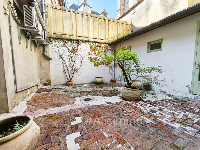 Immeuble - 300 m² - 15 pièces