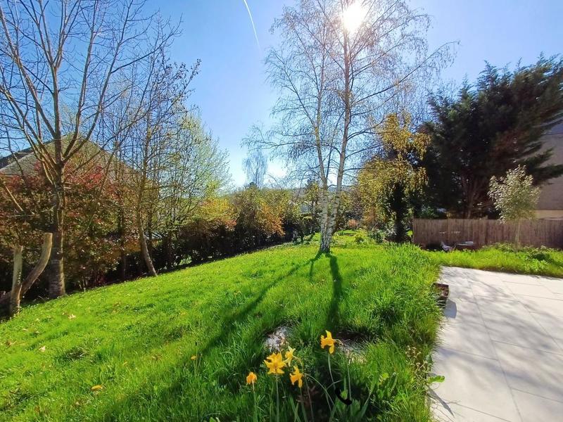 Maison - 273 m² - 9 pièces