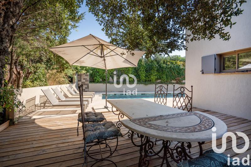 Maison - 220 m² - 6 pièces