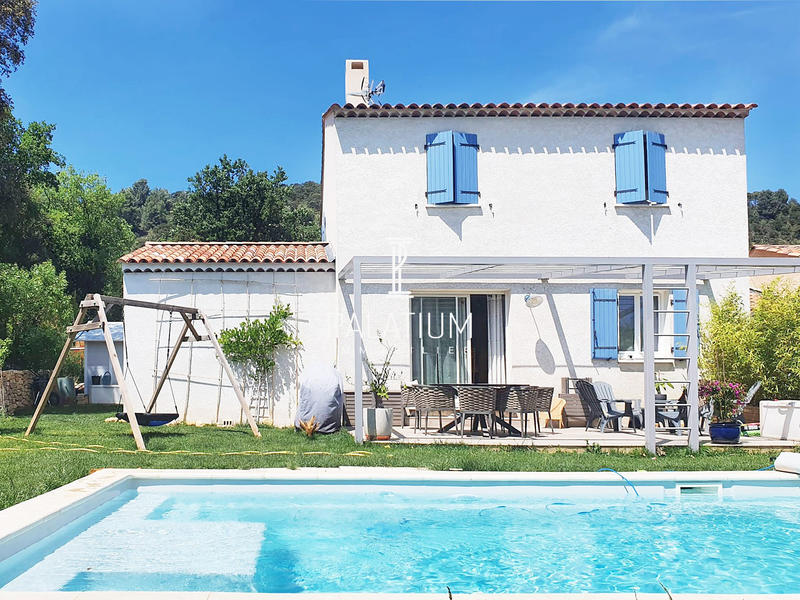 Maison - 138 m² - 6 pièces