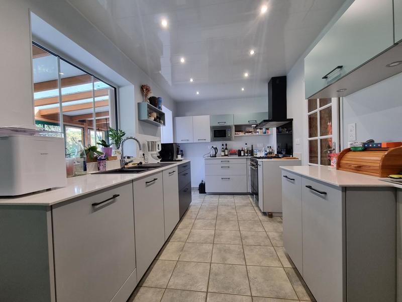 Maison - 208 m² - 9 pièces