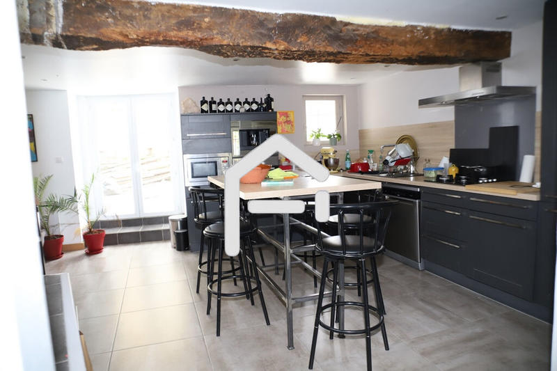 Maison de village - 230 m² - 6 pièces
