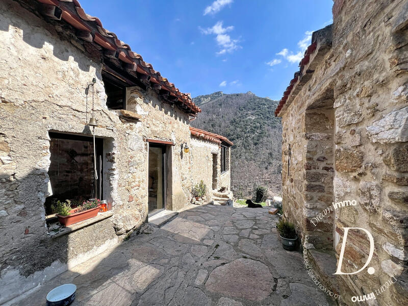 Maison - 207 m² - 11 pièces