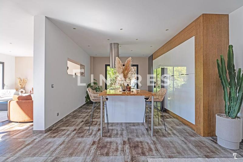 Maison - 192 m² - 7 pièces