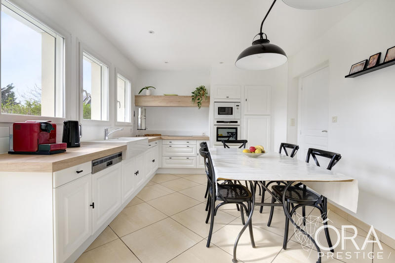 Maison - 171 m² - 8 pièces