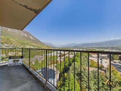 Appartement - 79 m² - 4 pièces