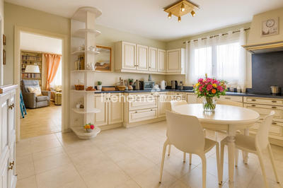 Appartement - 105 m² - 5 pièces