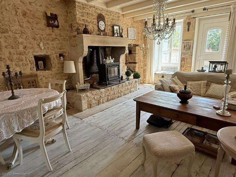 Maison en pierre - 228 m² - 7 pièces