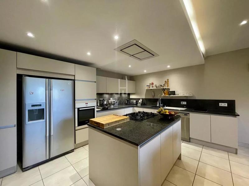 Propriété - 753 m²