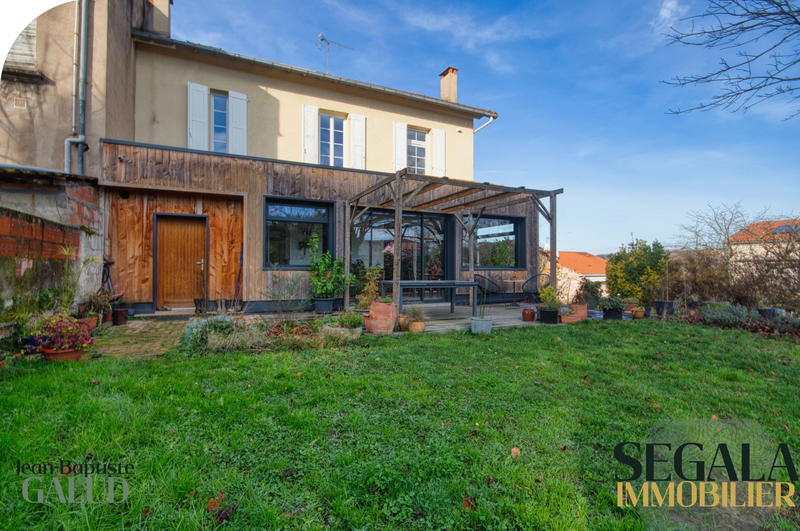 Maison - 210 m² - 6 pièces