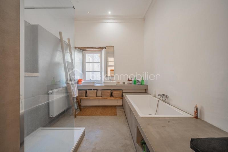 Château - 880 m² - 16 pièces