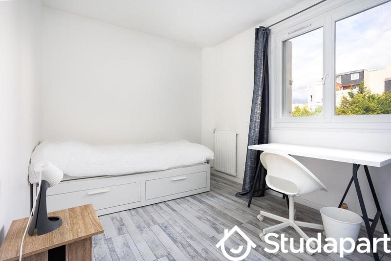 Chambre - 10 m² - 1 pièce