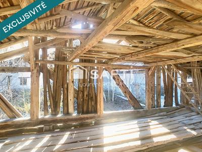 Maison - 200 m² - 2 pièces