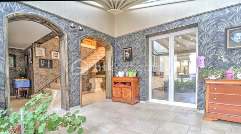 Maison traditionnelle - 180 m² - 5 pièces