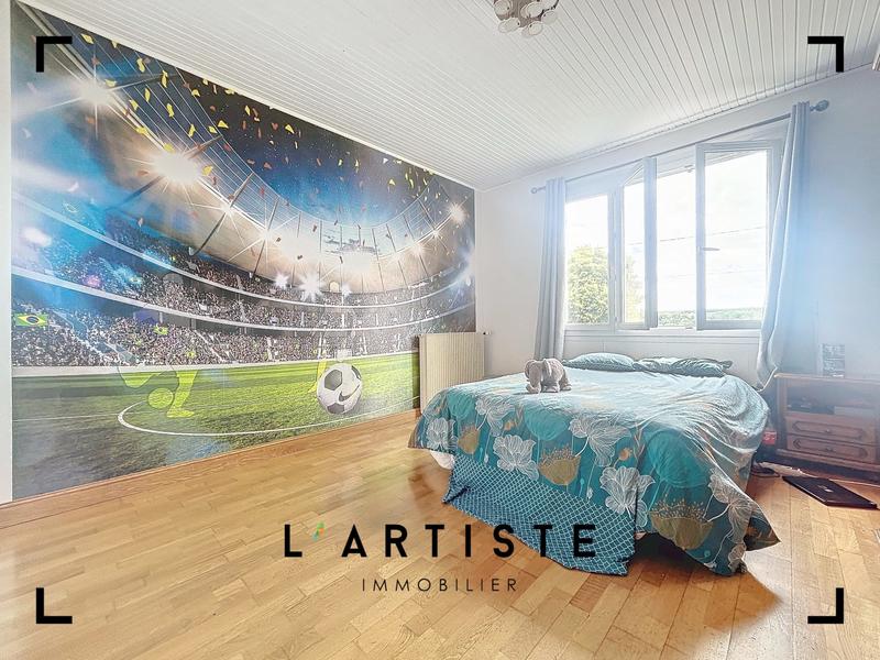 Maison traditionnelle - 153 m² - 6 pièces