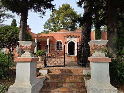 Villa - 322 m² - 12 pièces