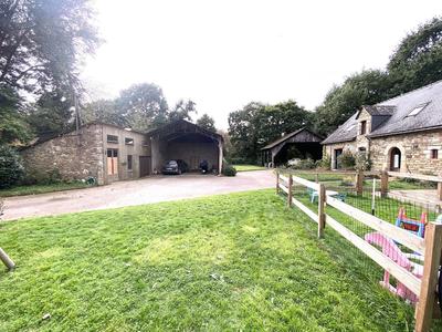 Maison - 180 m² - 8 pièces