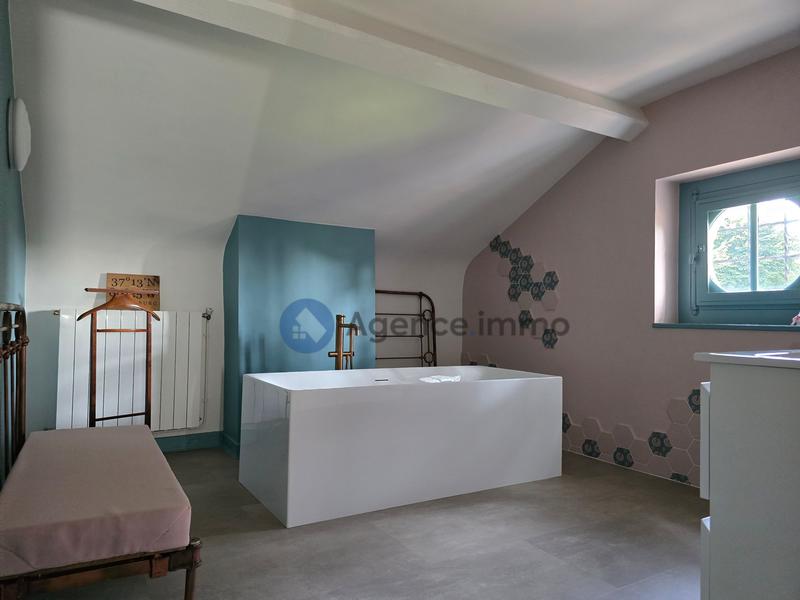 Maison - 207 m² - 6 pièces