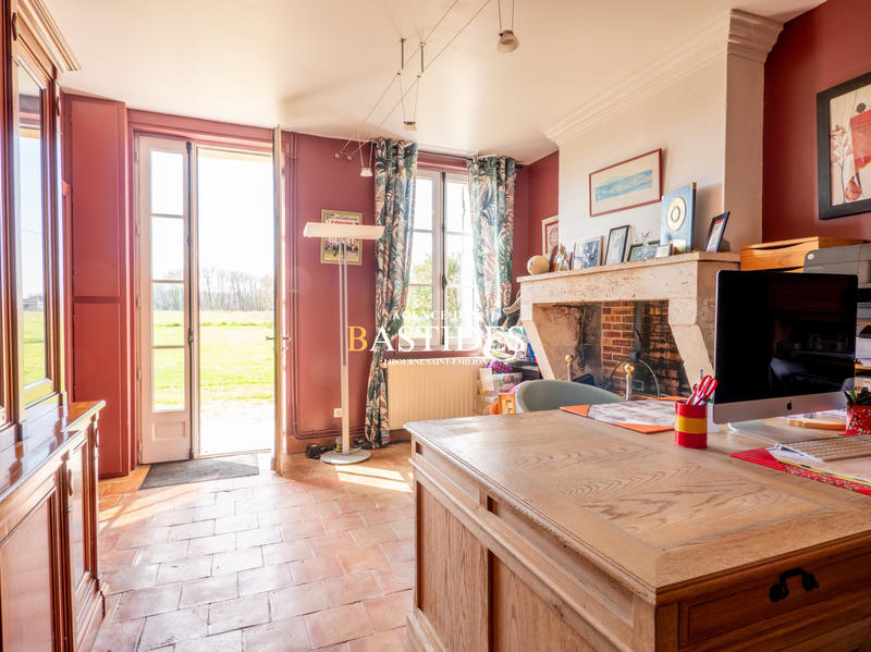 Maison - 310 m² - 8 pièces