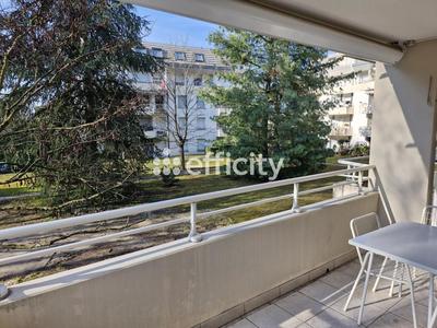 Appartement - 99 m² - 3 pièces
