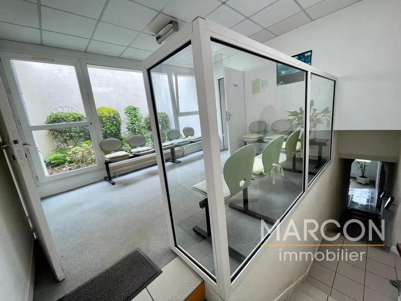 Local d'activités - 69 m² - 3 pièces