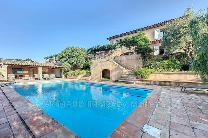 Maison - 200 m² - 5 pièces