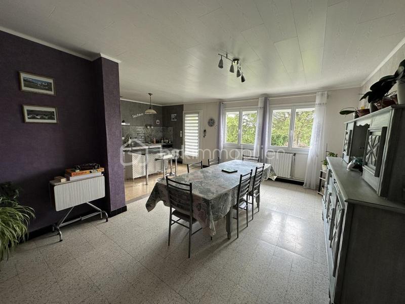 Propriété - 330 m² - 6 pièces