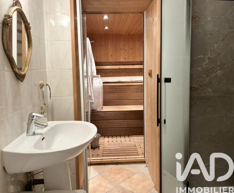 Maison - 185 m² - 8 pièces