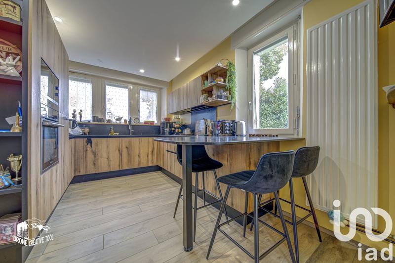 Maison - 218 m² - 8 pièces