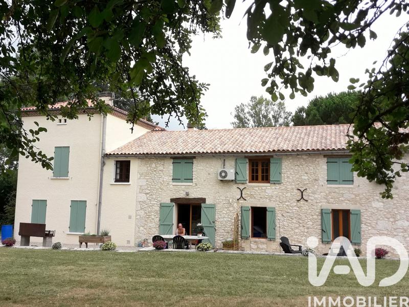 Maison - 499 m² - 16 pièces