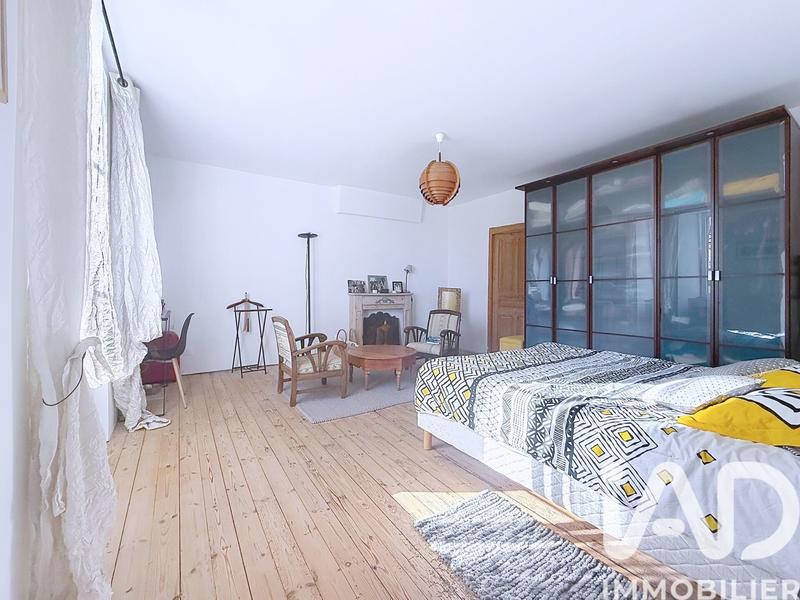 Maison - 247 m² - 10 pièces