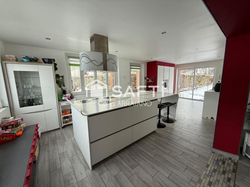 Maison - 209 m² - 7 pièces