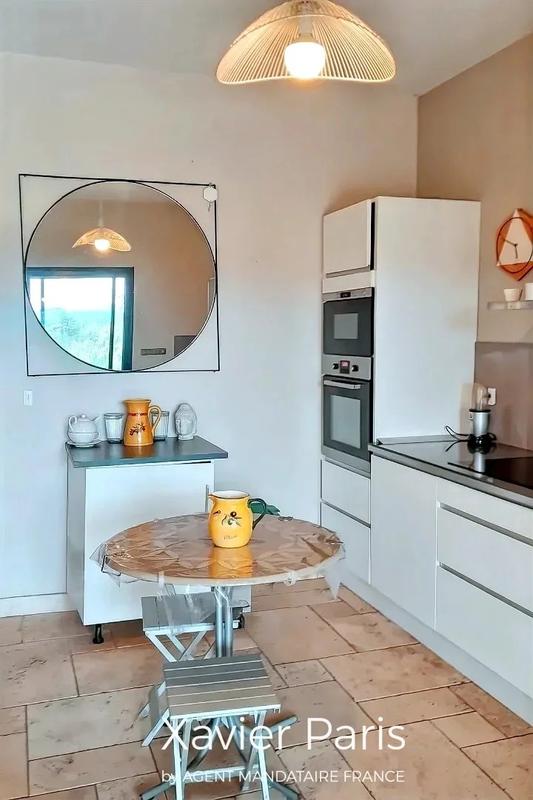 Maison - 228 m² - 7 pièces