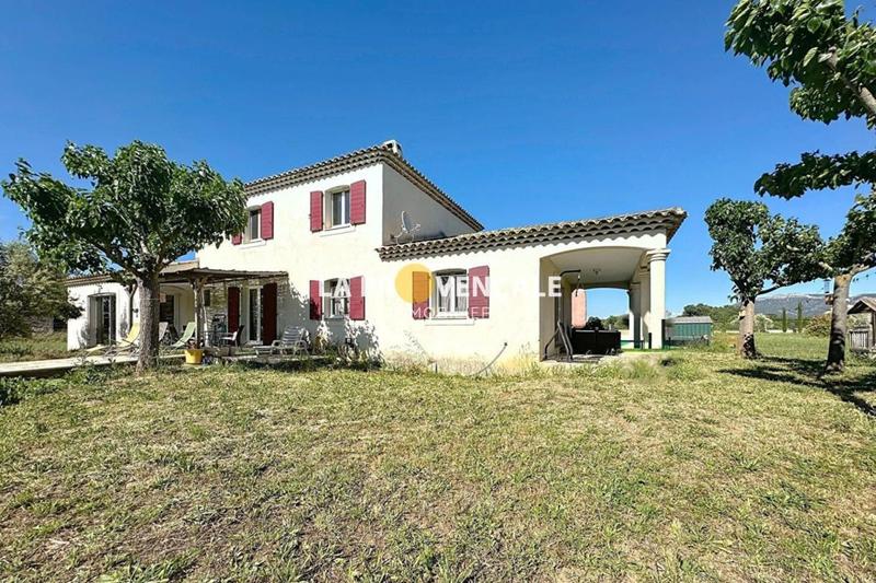 Propriété - 175 m² - 6 pièces