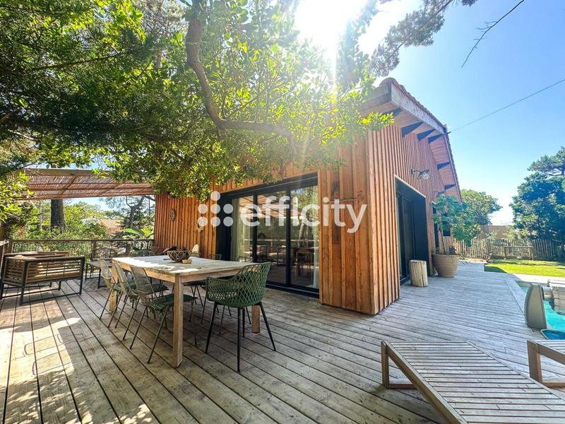 Maison - 140 m² - 5 pièces