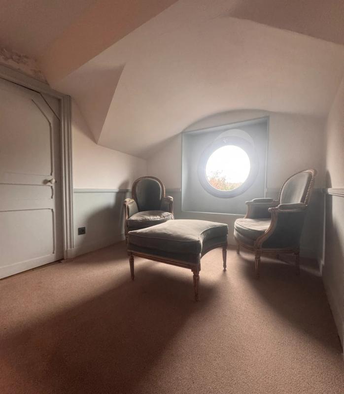 Maison de maîtres - 350 m² - 8 pièces